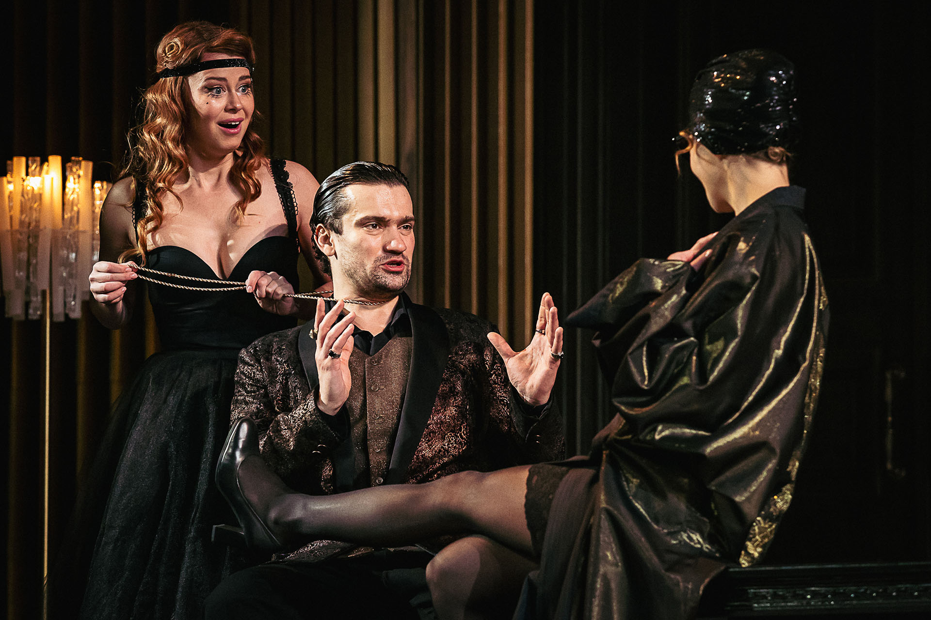 Сцена из спектакля «Игра интересов»