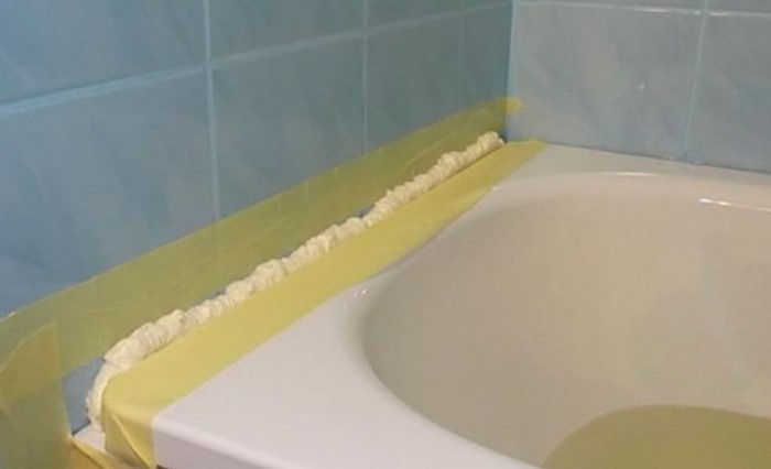 Чем замазать стык между стеной и ванной, чтобы вода не заливалась за бортик полезные советы,ремонт и строительство