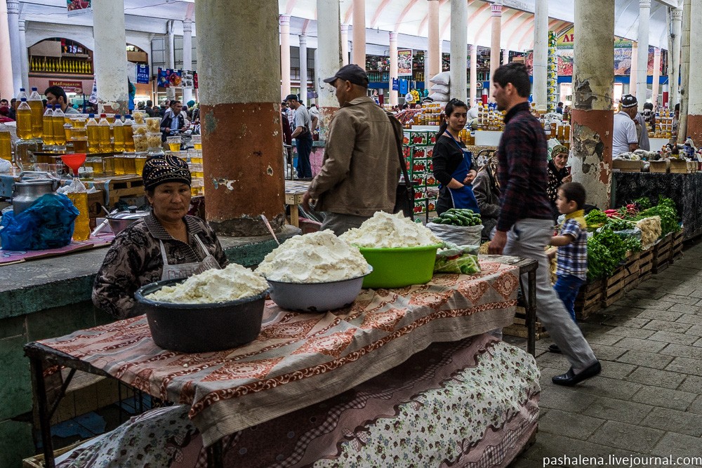 Погода хужанд. Рынок Панчшанбе Худжанд. Панчшанбе базар Худжанд. Базар в Ходженте. Рынок в сталинском стиле.
