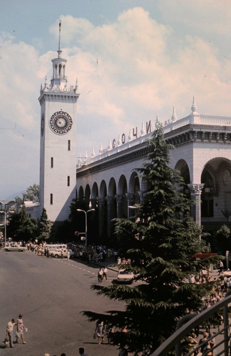 Центральный вокзал города Сочи. СССР, Сочи, 1974 год.