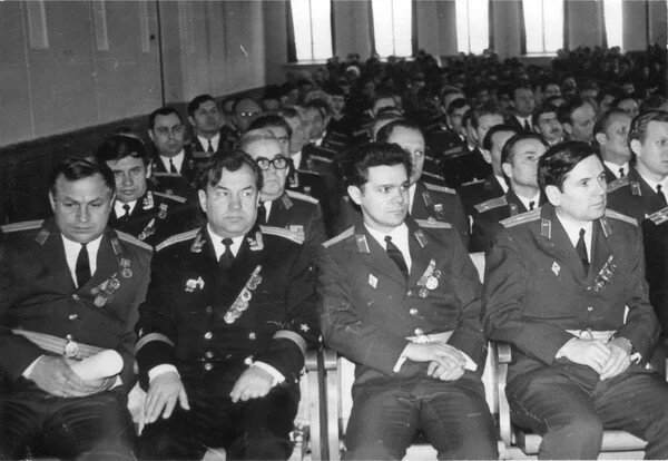 Нелепая ситуация, ставшая анекдотом, в которую попал дежуривший на кухне старшина Нелепая ситуация, ставшая анекдотом, в которую попал дежуривший на кухне старшина