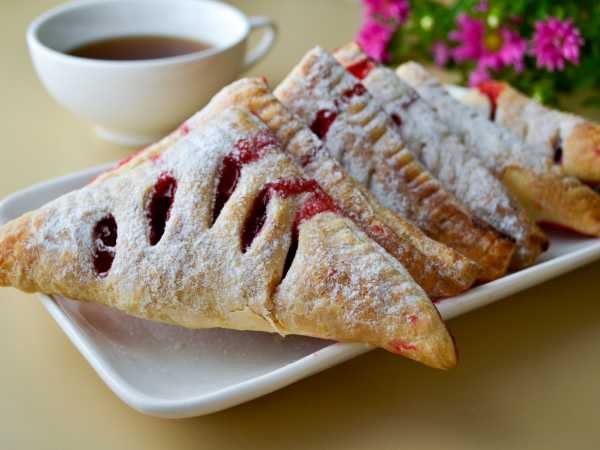 Слойки с красной смородиной, рецепт с фото