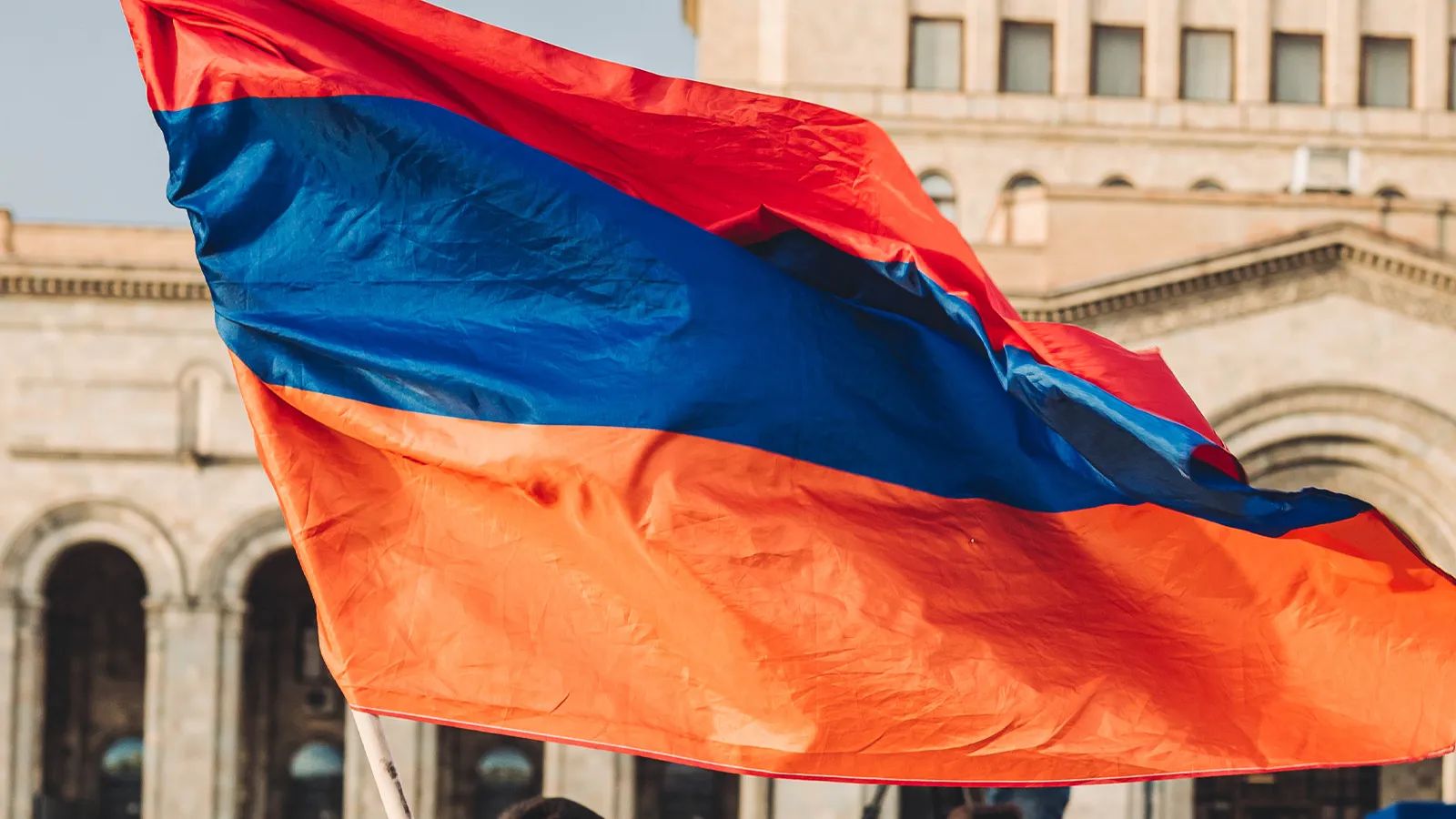 Только быстрая победа: Шахназаров объяснил антироссийские метания Армении и Казахстана Политика