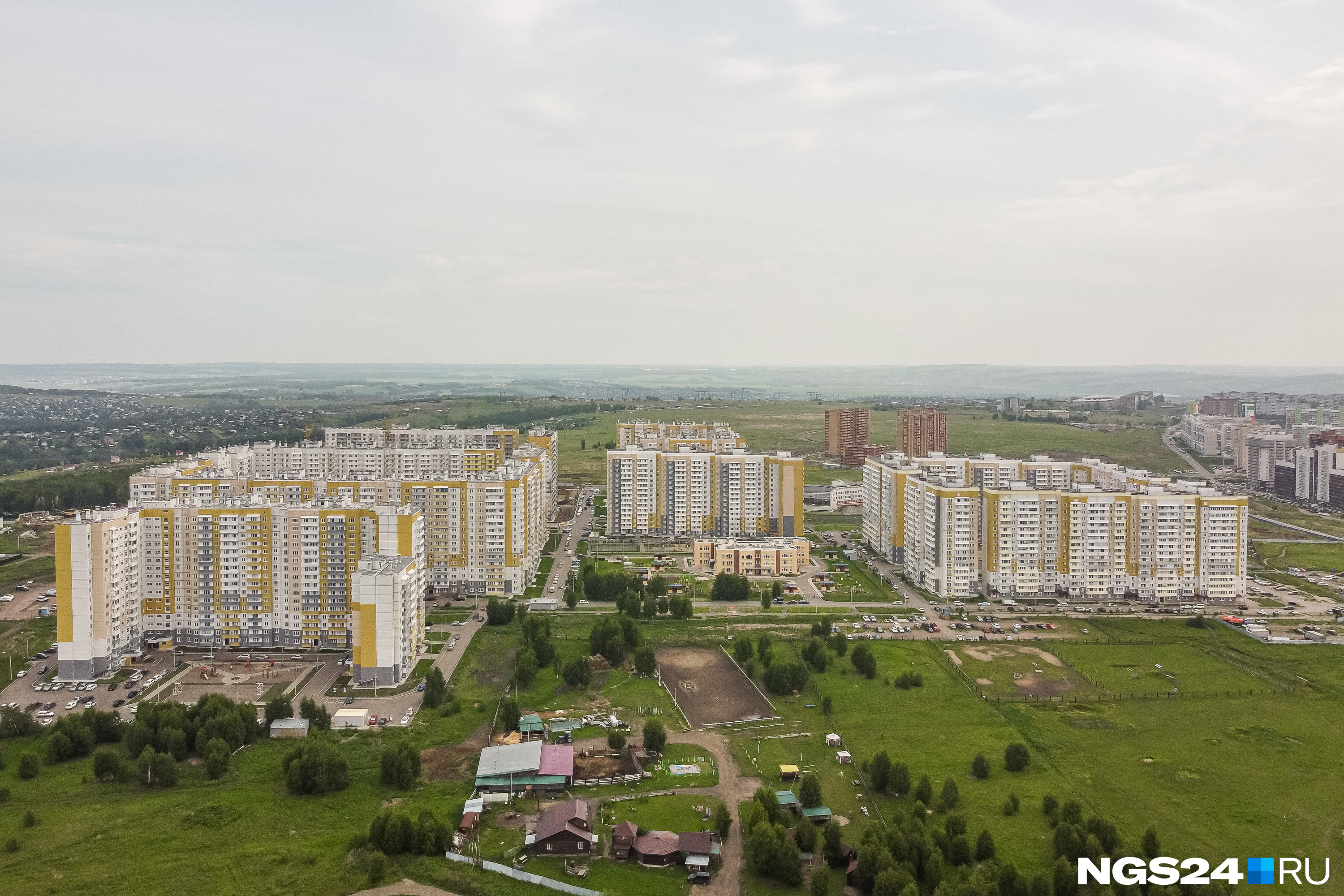 В Красноярске продают землю под конным клубом под новостройку
