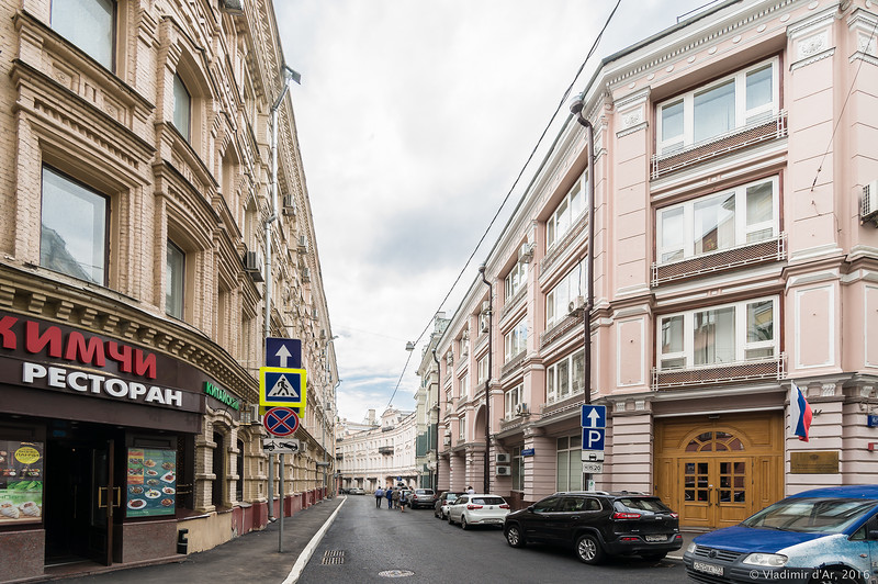 Старопанский пер 3. Старопанский переулок Москва. Старопанский переулок храм Косьмы и Дамиана. Космы и Дамиана в старых Панех. Старопанский переулок 3 детский медицинский.