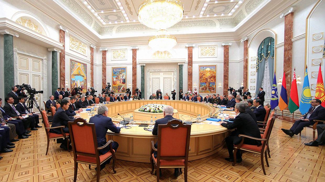 Кремль распространил заявление Пашиняна о направлении сил ОДКБ в Казахстан