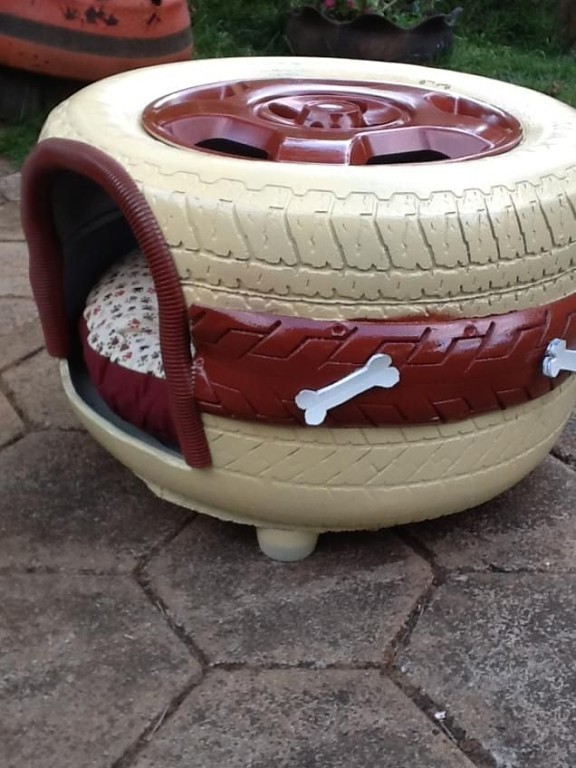 Отличная идея из старых шин для уличных котов. полезные советы,разное