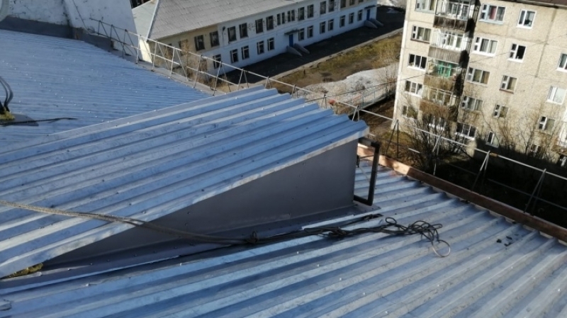 Сорвавшийся с крыши металлопрофиль убил гражданина Украины во время ремонта лифта