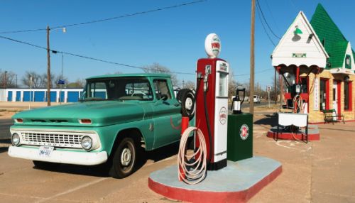 Цены на бензин в США выросли вдвое со дня инаугурации Байдена