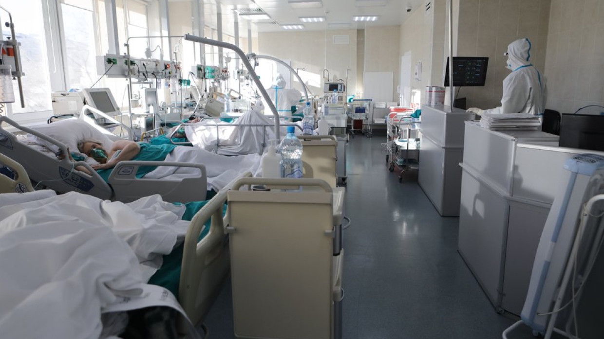 Доктор Мясников описал механизм возникновения новых опасных штаммов COVID-19 Общество