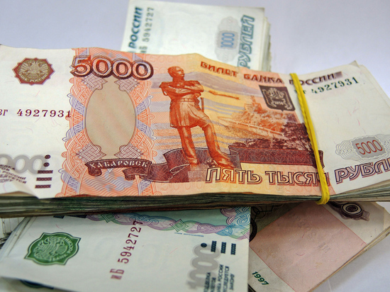 Полицейский и адвокат выманили у коммерсанта деньги по «схеме Голунова»