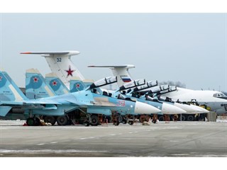 А с кем, собственно, воевать-то нас приглашают?