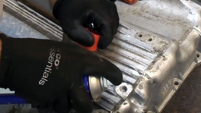 Как извлечь сломанный болт или шпильку из глубокого отверстия Как извлечь сломанный болт или шпильку из глубокого отверстия авто и мото,автоновости,автосоветы