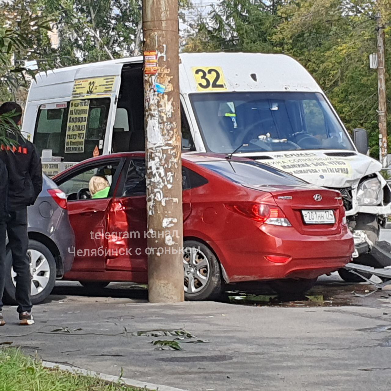 Женщина за рулём не увидела приближающийся микроавтобус, но и водитель марш...