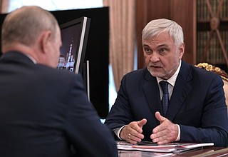 В ходе рабочей встречи с руководителем Федерального медико-биологического агентства России Владимиром Уйбой.