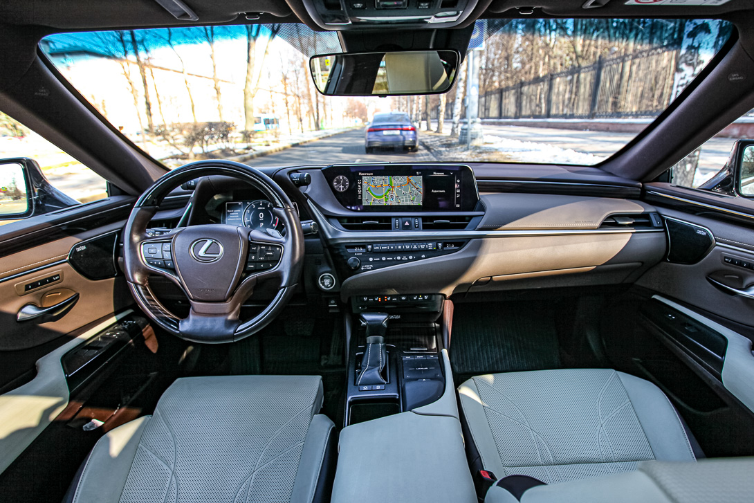 Тест-драйв: Lexus ES 250 Вещи