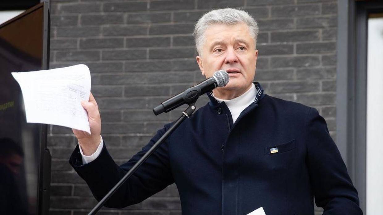 Порошенко назвал пощечиной указ Путина по отмене квот на товары из Донбасса