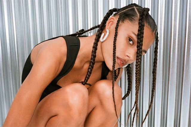 Тина Кунаки в образе рэпера A$AP Rocky снялась в модной кампании обувного бренда