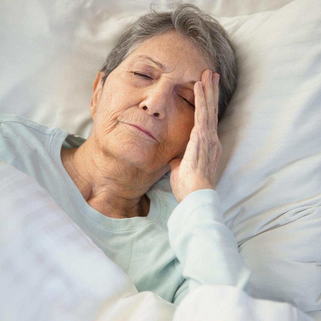 Почему с возрастом люди меньше спят?