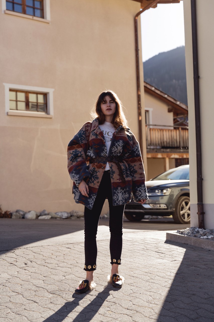 the-fashion-fraction-in-the-mountains-swiss-fashion-blogger-schweizer-modeblog-ski-winter-outfit-inpiration-ugly-jacket-gucci-princetown-chloe-faye-bag-5