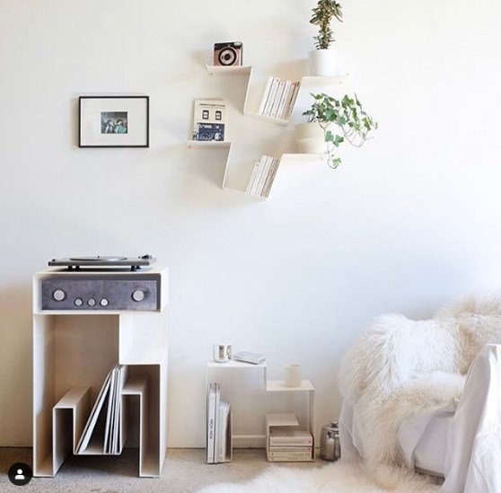 Чем заменить прикроватные тумбы? 10 неожиданных идей Чем заменить прикроватные тумбы? 10 неожиданных идей интерьер и дизайн,спальная комната