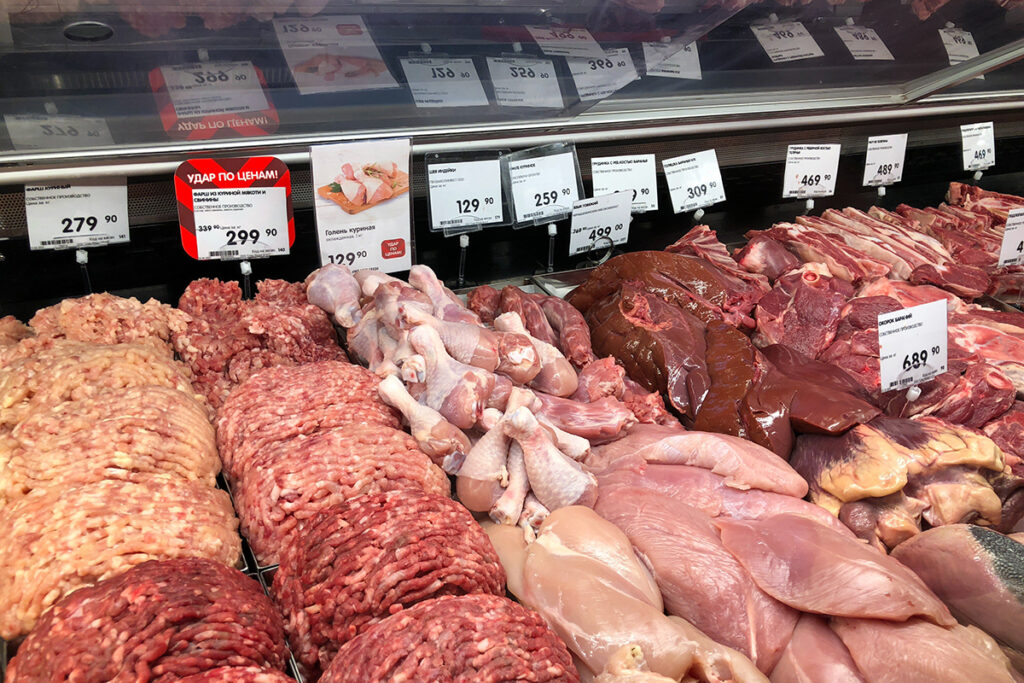 Производители-мясопереработчики предупредили ритейл о росте цен на продукцию