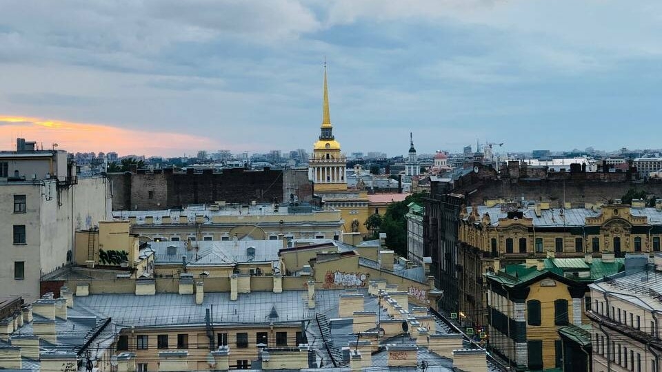 Петербург попал в топ популярных направлений у российских туристов в День России