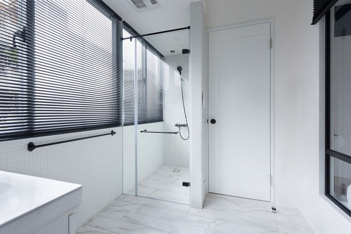 Просторная светлая квартира с диагональным дизайном Просторная светлая квартира с диагональным дизайном геометрический узор