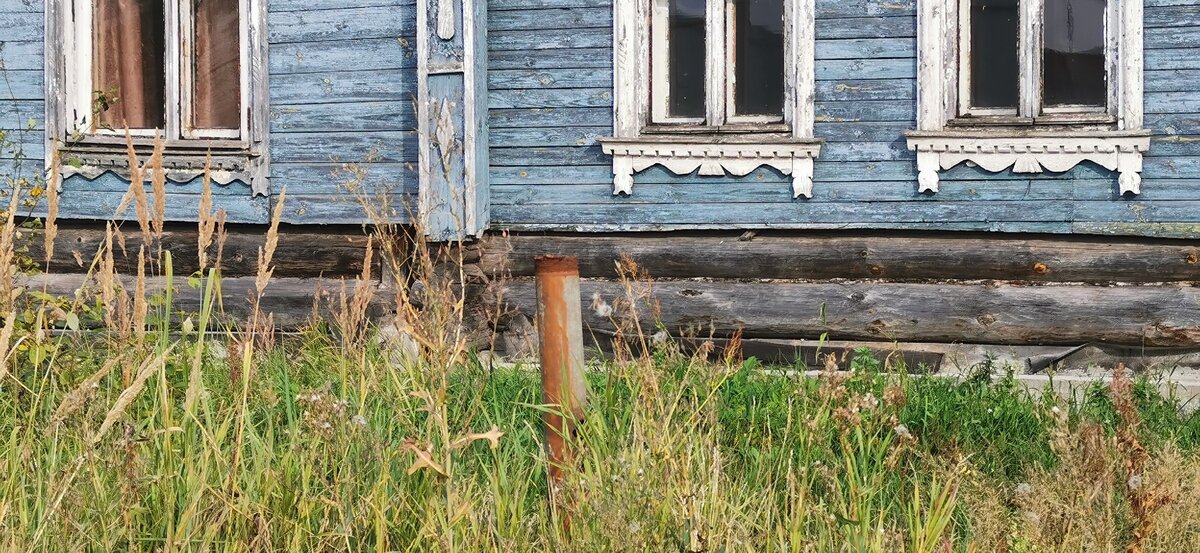 При покупке старого дома нужно обязательно спуститься в подпол. Как хитрые продавцы обманывают доверчивых покупателей фундамента, подпол, фундамент, перед, завалинка, венцы, выглядит, лучше, завалинкой, фундаменте, домик, нужно, чтобы, завалинку, завалинки, спуститься, купили, продавцы, строительстве, состояние