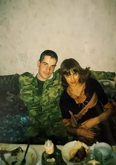 Мода нулевых и советский интерьер: Ирина Шейк поделилась своими подростковыми фото из России ШейкИрина, Ирина, сестройИрина, Челябинской, сестрой, начала, городе, Еманжелинске, Vogue, БразилияИрина, D&039AlbaИрина, ШейкШейк, живёт, НьюЙорке, вместе, восьмилетней, дочерью, которую, родила, BazaarИрина