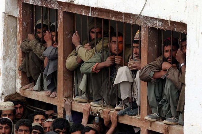 Пытка тюрьмой за решеткой, тюрьмы, фото