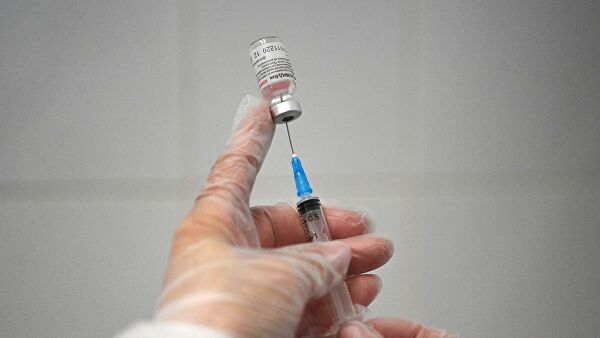 Стооднолетняя россиянка сделала вторую прививку от COVID-19 Лента новостей