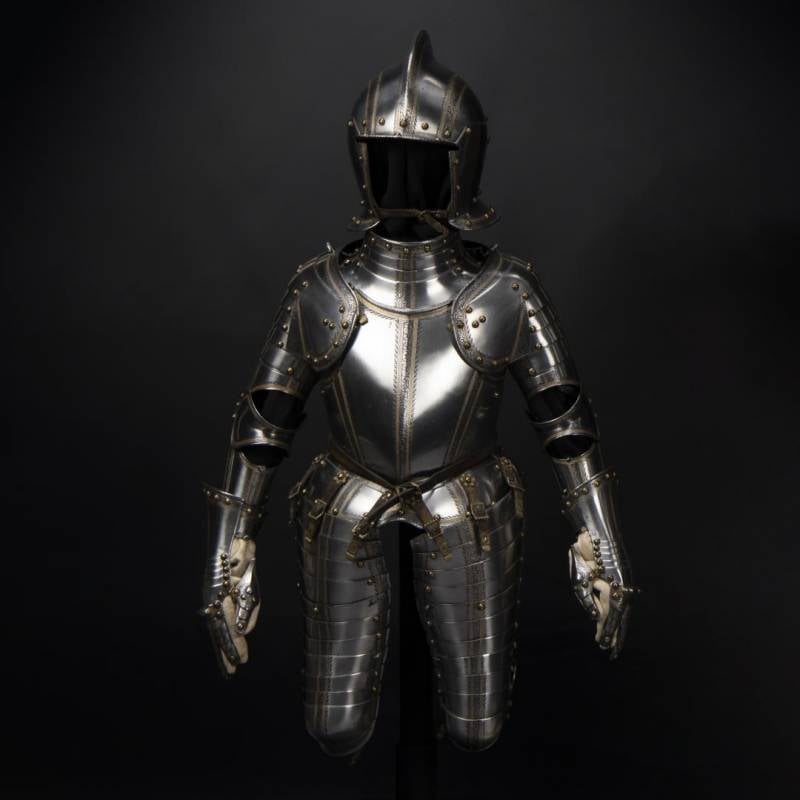 Доспехи для детей и мечи для викингов: военно-исторический музей в городе Брюсселе