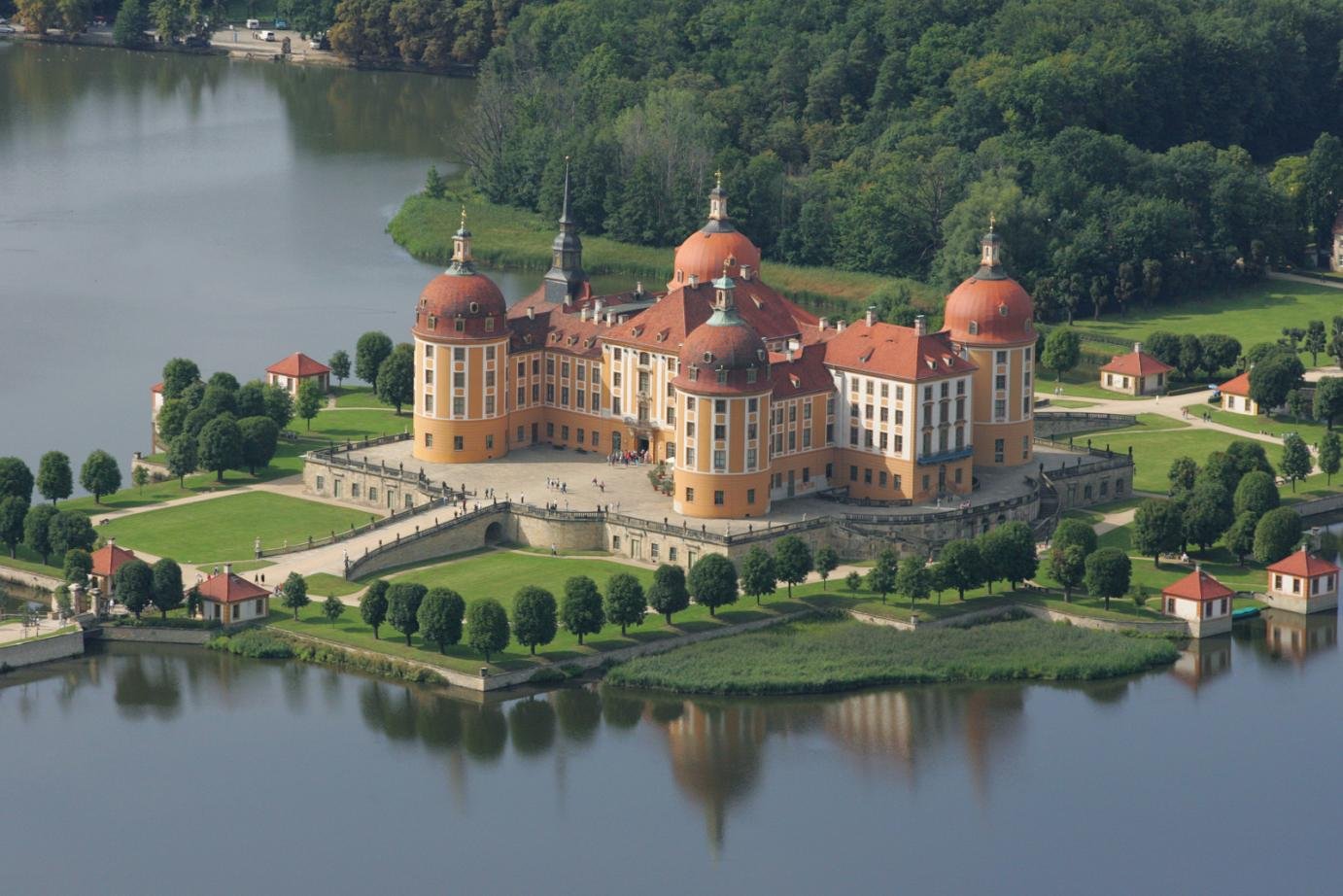 германия замок на воде