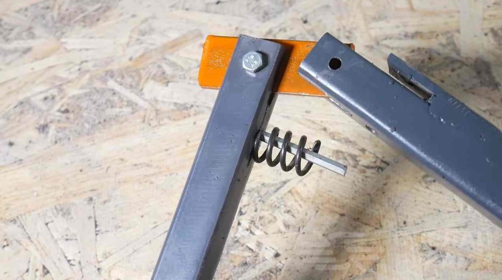 Простой самодельный пробойник из профильной трубы самоделкин