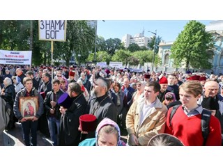 "Церковная афера Зеленского": за кого выдают миллионы украинцев