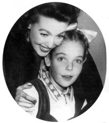Лоретта Янг с дочерью Джуди Льюис (214x240, 13Kb)