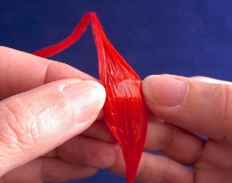 Салфетка из пластиковой канвы и целлофана: мастер-класс Салфетка из пластиковой канвы и целлофана: мастер-класс вышивка на канве,женские хобби,мастер-классы,рукоделие,своими руками