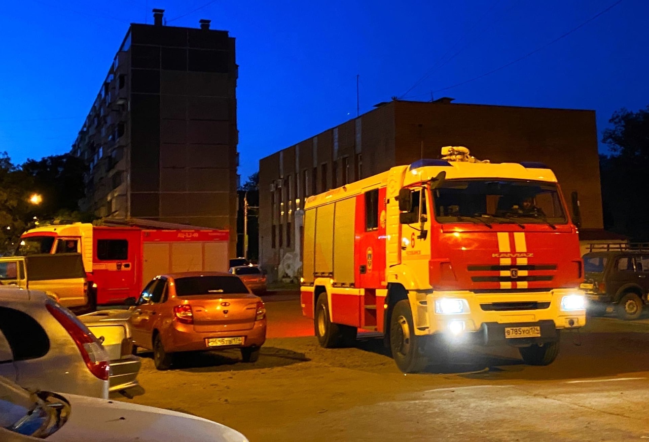 В Челябинске загорелся завод имени Колющенко