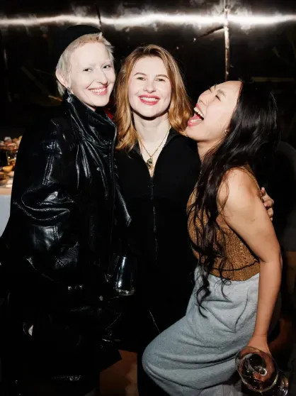 Аглая Тарасова, Юлия Пересильд, Милош Бикович и Анна Цуканова-Котт отпраздновали день рождения Кристины Асмус Асмус, Кристина, Чайкина, Тройник, Михаил, ЦукановаКотт, Харламова, рождения, Руденок, Ковальчук, Аглая, Пересильд, Михеева, Оксана, Зулькарнаев, Милош, дочерью, конфликтовали, финансов, смогли