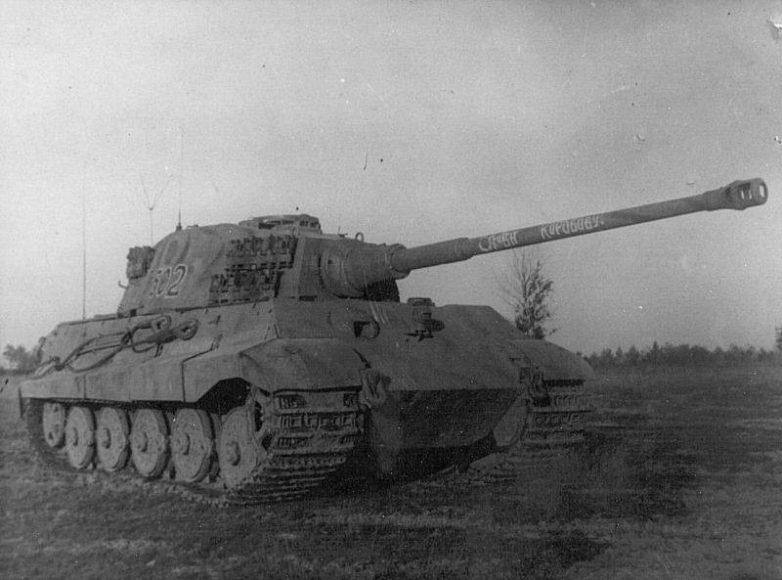 Т-34-85 против &laquo;Королевских тигров&raquo;