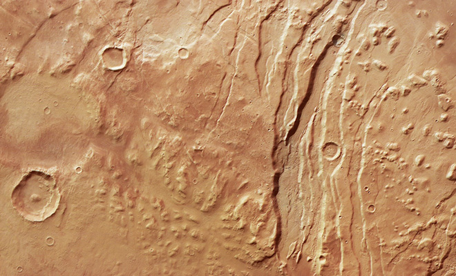 Свежие каналы нашли на Марсе. Следы похожи на эррозию от воды