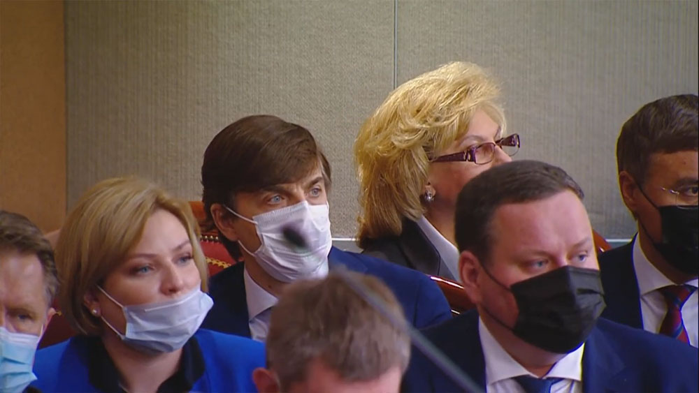 Эффективность против жадности и бедности. Об отчёте правительства в Госдуме