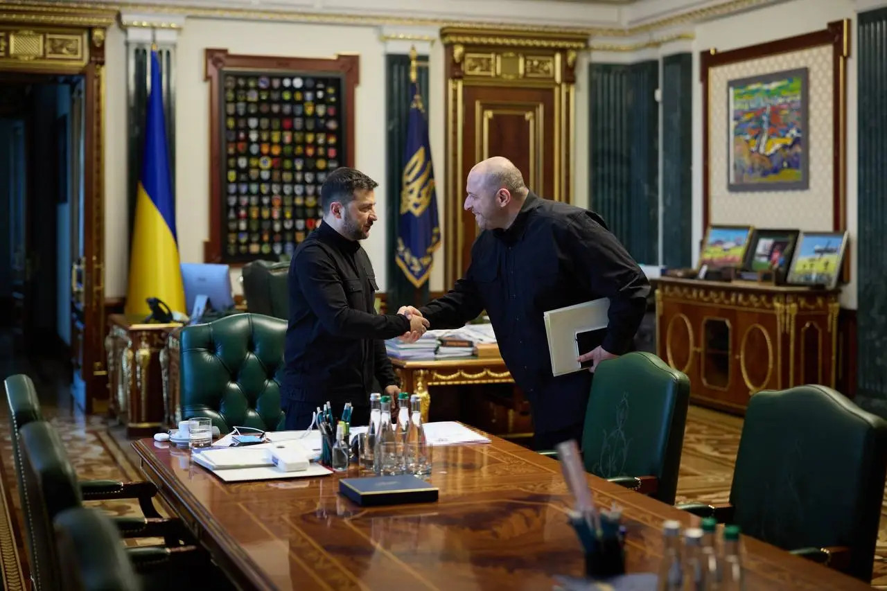 Зеленский вслед за Генштабом ВСУ опроверг окружение украинских войск в Покровске