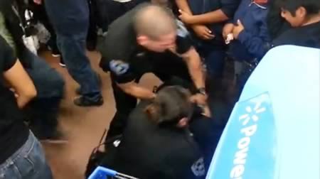 8 Самых сумасшедших историй о безумстве Чёрной Пятницы 2013 года