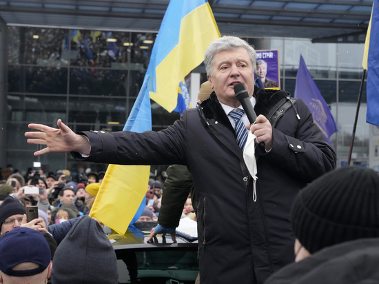 Из-под суда экс-президент Украины вывел активов на миллиард долларов