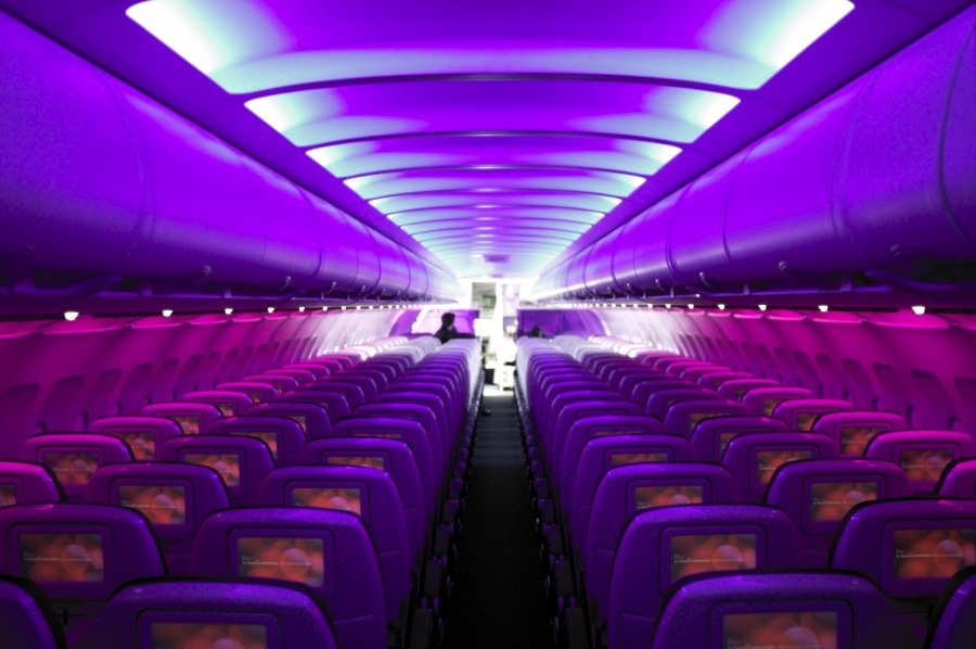 подсветка в салоне самолета авиакомпании Virgin America 