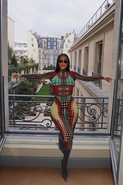 Ким Кардашьян признали иконой моды — вот 10 образов, которые доказывают, что это справедливо Звездный стиль