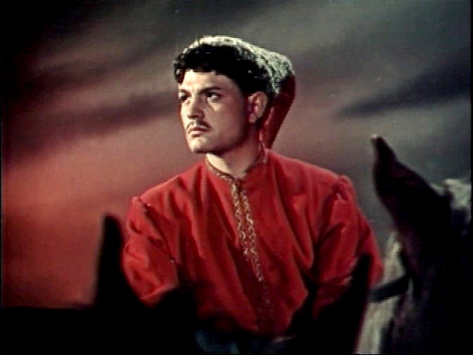 Юлиан Панич: успех в кино, переезд заграницу и личная жизнь Юлиан Панич: успех в кино, переезд заграницу и личная жизнь Звезды