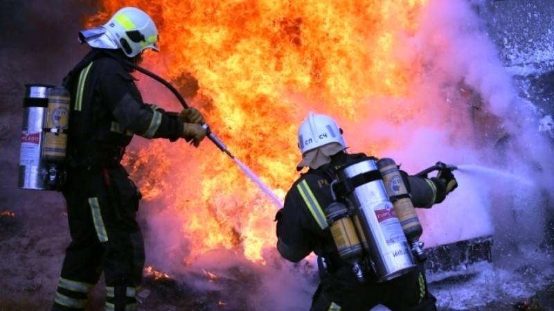 Загоревшийся мусор мог стать причиной гибели женщины в Выборгском районе Петербурга
